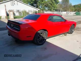 2021 Dodge Challenger R/T Scat Pack with VIN 2C3CDZFJXMH635643, listed as a IAAI auction lot 43329222 with 55,253 mi miles and . Bid and sale history available at DreamBid. Image 4.
