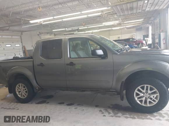 2018 Nissan Frontier SV z VIN 1N6AD0EV7JN763356, wystawiony jako IAAI lot #43017834 z przebiegiem 96 927 mil mil oraz . Historia ofert i sprzedaży dostępna na DreamBid. Obrazek 14.