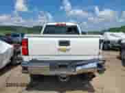2018 Chevrolet Silverado 2500HD LT z VIN 1GC1KVEG9JF188050, wystawiony jako IAAI lot #42696983 z przebiegiem 103 599 mil mil oraz . Historia ofert i sprzedaży dostępna na DreamBid. Obrazek 16.