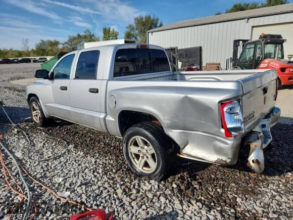 2007 Dodge Dakota SLT с VIN 1D7HW48P97S241439, выставлен на аукционе Copart как лот 72039805 с пробегом 174 869 миль миль и Списание • Salvage title. История ставок и продаж доступна на DreamBid. Изображение 2.