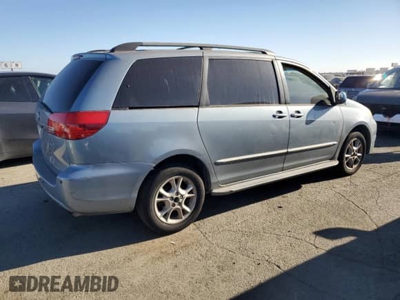 2004 Toyota Sienna XLE z VIN 5TDBA22C24S010816, wystawiony jako Copart lot #71118574 z przebiegiem 252 199 mil mil oraz Czysty tytuł • Clean title. Historia ofert i sprzedaży dostępna na DreamBid. Obrazek 3.