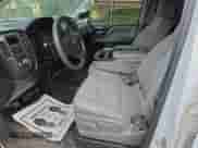 2017 Chevrolet Silverado 1500 Work Truck z VIN 3GCPCNEC7HG141967, wystawiony jako Copart lot #66048235 z przebiegiem 132 553 mil mil oraz Czysty tytuł • Clean title. Historia ofert i sprzedaży dostępna na DreamBid. Obrazek 5.