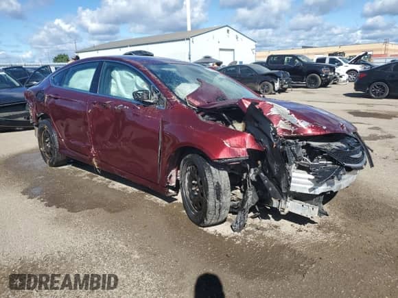 2015 Chrysler 200 LX with VIN 1C3CCCFB0FN729002, listed as a Copart auction lot 69686485 with Not provided miles and Salvage title. Bid and sale history available at DreamBid. Image 4.
