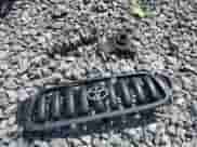 2002 Toyota Tacoma с VIN 5TENL42NX2Z025973, выставлен на аукционе Copart как лот 84580115 с пробегом 289 670 миль миль и Списание • Salvage title. История ставок и продаж доступна на DreamBid. Изображение 12.