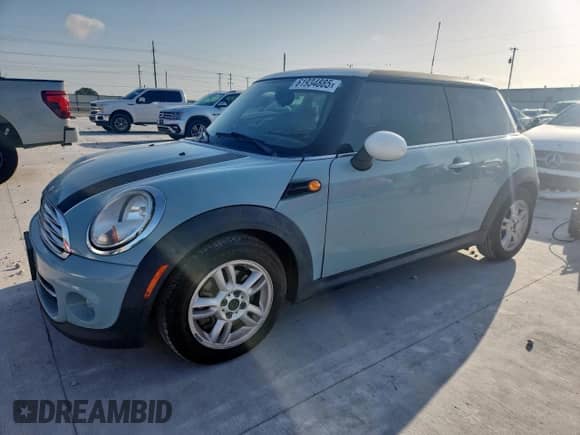 2013 MINI Hardtop with VIN WMWSU3C5XDT692050, listed as a Copart auction lot 61934885 with 117,209 mi miles and Clean title. Bid and sale history available at DreamBid. Image 1.