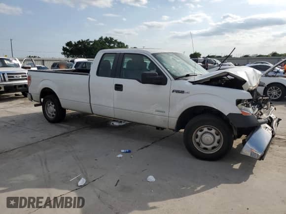 2013 Ford F-150 XL z VIN 1FTFX1CT8DKE03235, wystawiony jako Copart lot #53090495 z przebiegiem Nie podano mil oraz Szkoda całkowita • Salvage title. Historia ofert i sprzedaży dostępna na DreamBid. Obrazek 4.