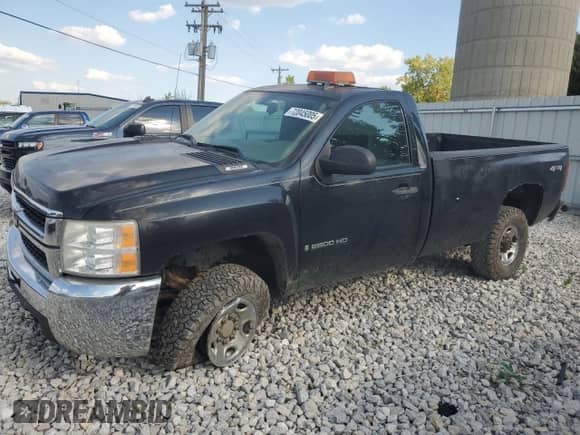 2008 Chevrolet Silverado 2500HD 1LT z VIN 1GCHK24KX8E117619, wystawiony jako Copart lot #72045005 z przebiegiem 148 231 mil mil oraz Czysty tytuł • Clean title. Historia ofert i sprzedaży dostępna na DreamBid. Obrazek 1.