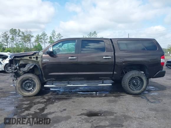 2019 Toyota Tundra SR5 с VIN 5TFAY5F18KX778258, выставлен на аукционе IAAI как лот 41904853 с пробегом 55 214 миль миль и . История ставок и продаж доступна на DreamBid. Изображение 14.