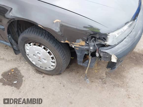 1991 Honda Accord LX z VIN JHMCB7653MC090847, wystawiony jako IAAI lot #41561641 z przebiegiem 163 258 mil mil oraz . Historia ofert i sprzedaży dostępna na DreamBid. Obrazek 6.