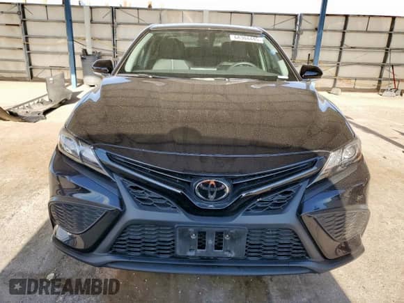 2024 Toyota Camry SE with VIN 4T1G11AK8RU920784, listed as a Copart auction lot 68304445 with 21,437 mi miles and Salvage title. Bid and sale history available at DreamBid. Image 5.