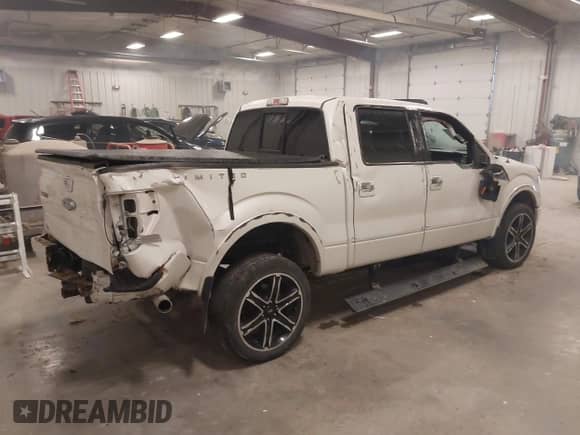 2013 Ford F-150 XLT z VIN 1FTFW1E64DFD13079, wystawiony jako IAAI lot #41985763 z przebiegiem 126 546 mil mil oraz . Historia ofert i sprzedaży dostępna na DreamBid. Obrazek 4.