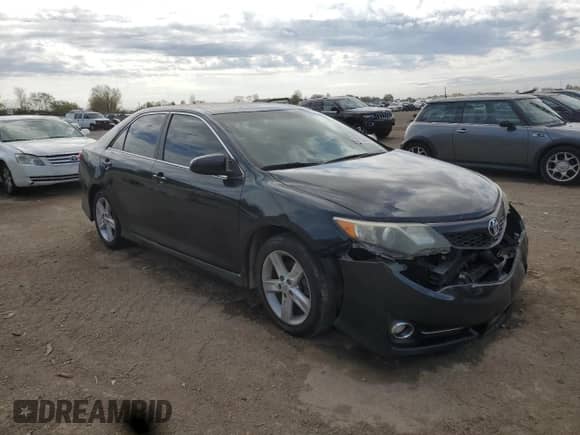 2014 Toyota Camry SE z VIN 4T1BF1FK0EU765419, wystawiony jako Copart lot #86154035 z przebiegiem 200 266 mil mil oraz Szkoda całkowita • Salvage title. Historia ofert i sprzedaży dostępna na DreamBid. Obrazek 4.