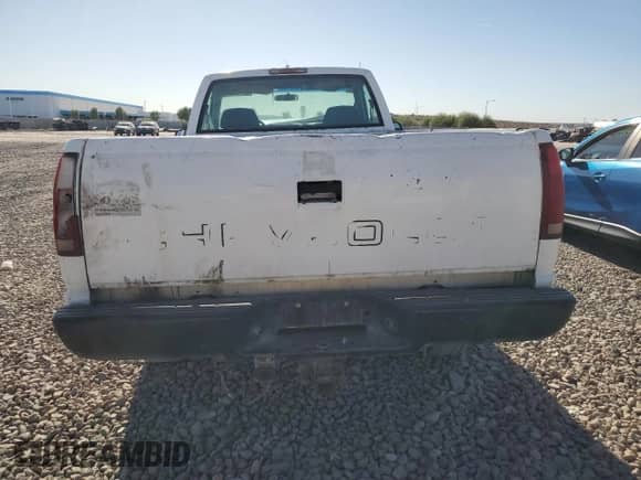 1998 Chevrolet Silverado 2500 с VIN 1GCGC24R0WE188721, выставлен на аукционе Copart как лот 82746034 с пробегом 193 434 миль миль и Списание • Salvage title. История ставок и продаж доступна на DreamBid. Изображение 6.