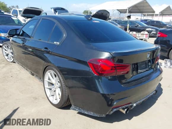 2013 BMW 3 Series 335i z VIN WBA3A9G5XDNP37485, wystawiony jako IAAI lot #42249307 z przebiegiem 112 176 mil mil oraz . Historia ofert i sprzedaży dostępna na DreamBid. Obrazek 3.