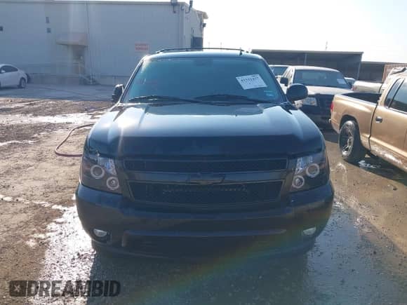 2010 Chevrolet Suburban LT with VIN 1GNUKJE30AR225673, listed as a IAAI auction lot 43331437 with 247,098 mi miles and . Bid and sale history available at DreamBid. Image 12.