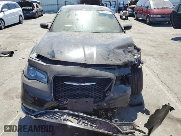 2015 Chrysler 300 S with VIN 2C3CCABT6FH864478, listed as a Copart auction lot 69117335 with 162,412 mi miles and Salvage title. Bid and sale history available at DreamBid. Image 5.