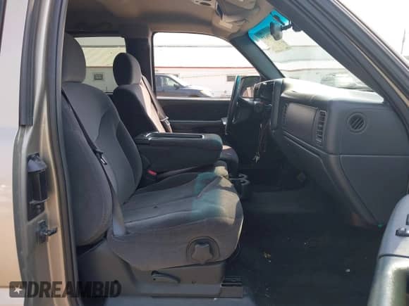 2002 GMC Sierra 1500 SLE z VIN 2GTEK19T921426568, wystawiony jako IAAI lot #42930637 z przebiegiem 141 980 mil mil oraz . Historia ofert i sprzedaży dostępna na DreamBid. Obrazek 5.