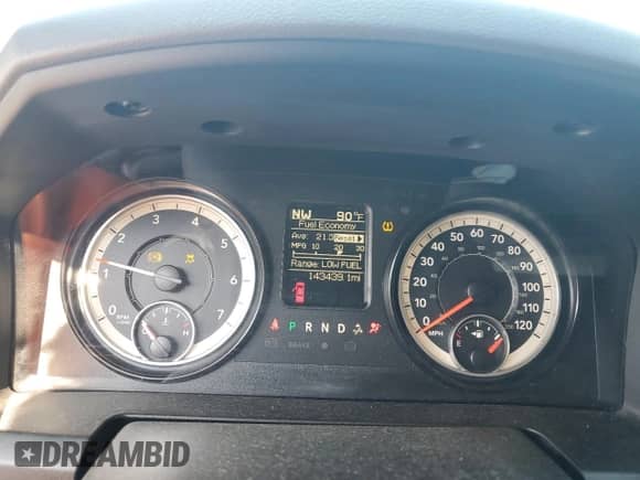 2019 Ram 1500 SLT z VIN 1C6RR6TT1KS603222, wystawiony jako Copart lot #68488505 z przebiegiem 143 439 mil mil oraz Nie do naprawy • Non repairable. Historia ofert i sprzedaży dostępna na DreamBid. Obrazek 9.