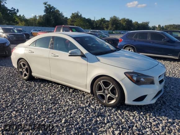 2014 Mercedes-Benz CLA 250 с VIN WDDSJ4EB8EN154026, выставлен на аукционе Copart как лот 87165705 с пробегом 113 394 миль миль и Чистый • Clean title. История ставок и продаж доступна на DreamBid. Изображение 4.