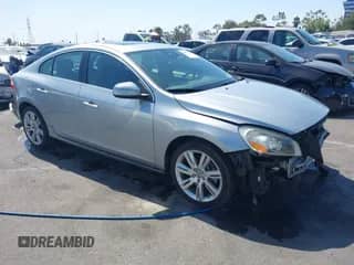 2011 Volvo S60 с VIN YV1902FH9B2013864, выставлен на аукционе IAAI как лот 42875600 с пробегом 44 541 миль миль и . История ставок и продаж доступна на DreamBid. Изображение 1.