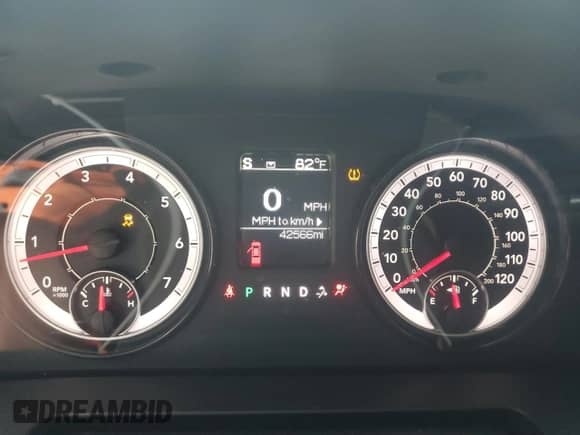 2023 Ram 1500 Tradesman z VIN 1C6RR7FT5PS527822, wystawiony jako Copart lot #67057145 z przebiegiem 42 566 mil mil oraz Czysty tytuł • Clean title. Historia ofert i sprzedaży dostępna na DreamBid. Obrazek 9.