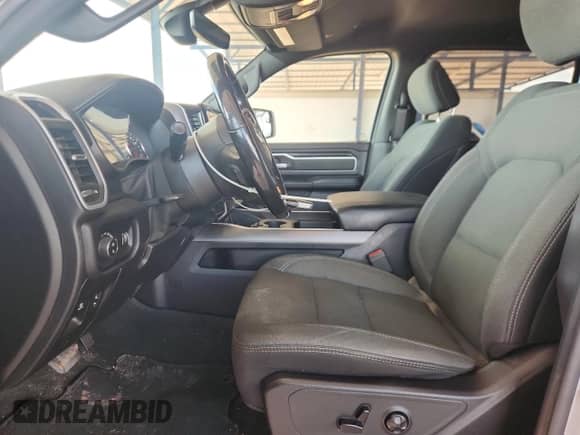 2020 Ram 1500 Big Horn z VIN 1C6SRFFT7LN382710, wystawiony jako Copart lot #86728395 z przebiegiem 57 654 mil mil oraz Szkoda całkowita • Salvage title. Historia ofert i sprzedaży dostępna na DreamBid. Obrazek 7.