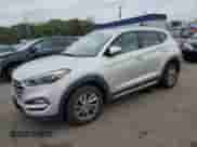 2017 Hyundai Tucson SE z VIN KM8J3CA47HU481475, wystawiony jako Copart lot #82570475 z przebiegiem 153 935 mil mil oraz Czysty tytuł • Clean title. Historia ofert i sprzedaży dostępna na DreamBid. Obrazek 1.