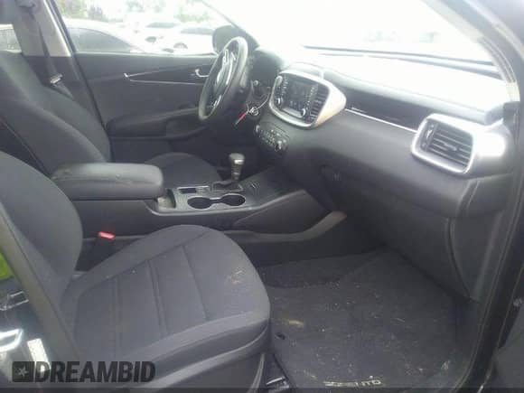 2019 Kia Sorento L z VIN 5XYPG4A32KG577992, wystawiony jako IAAI lot #42183772 z przebiegiem 30 223 mil mil oraz . Historia ofert i sprzedaży dostępna na DreamBid. Obrazek 5.