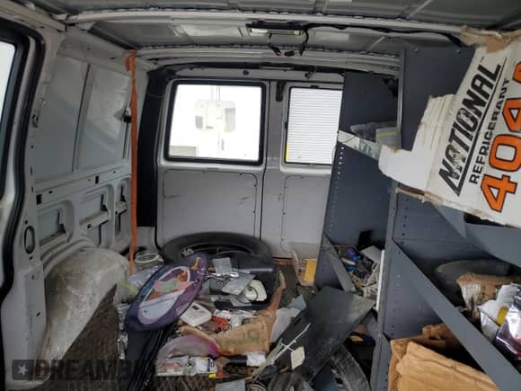 1998 Chevrolet Astro Cargo с VIN 1GCDM19W8WB159476, выставлен на аукционе Copart как лот 41805445 с пробегом Не указан миль и Списание • Salvage title. История ставок и продаж доступна на DreamBid. Изображение 10.