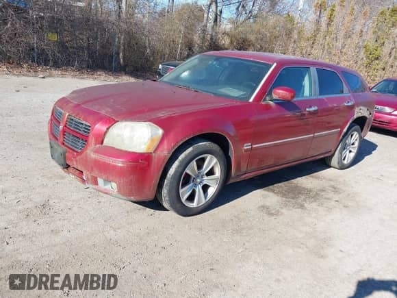 2005 Dodge Magnum with VIN 2D8GZ58275H611123, listed as a IAAI auction lot 41766191 with 97,736 mi miles and . Bid and sale history available at DreamBid. Image 2.