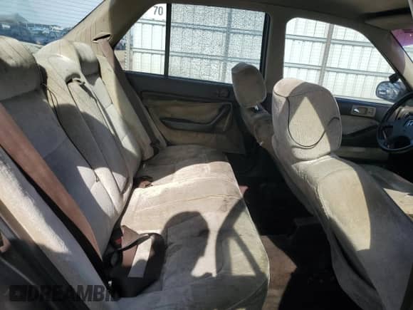 1990 Honda Accord LX z VIN JHMCB7659LC064137, wystawiony jako Copart lot #45761615 z przebiegiem 382 195 mil mil oraz Nie do naprawy • Non repairable. Historia ofert i sprzedaży dostępna na DreamBid. Obrazek 10.