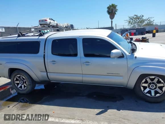 2005 Toyota Tacoma PreRunner with VIN 5TEKU72N65Z053095, listed as a IAAI auction lot 43017798 with 283,534 mi miles and . Bid and sale history available at DreamBid. Image 14.