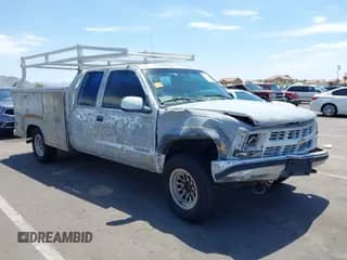 1999 Chevrolet Silverado 2500 with VIN 1GCGK29R0XF085788, listed as a IAAI auction lot 42649178 with 234,932 mi miles and . Bid and sale history available at DreamBid. Image 1.