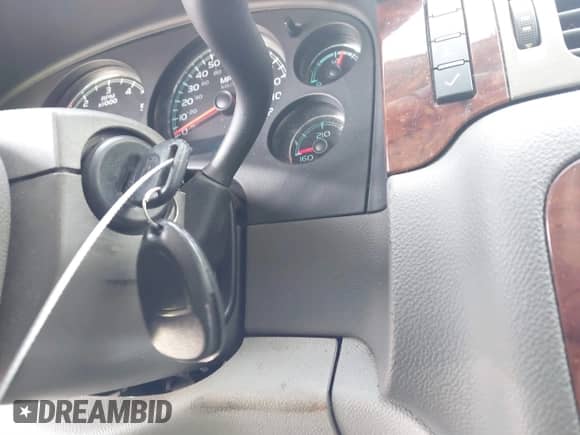 2011 Chevrolet Suburban LT z VIN 1GNSCJE09BR344091, wystawiony jako IAAI lot #41605909 z przebiegiem 312 559 mil mil oraz . Historia ofert i sprzedaży dostępna na DreamBid. Obrazek 11.