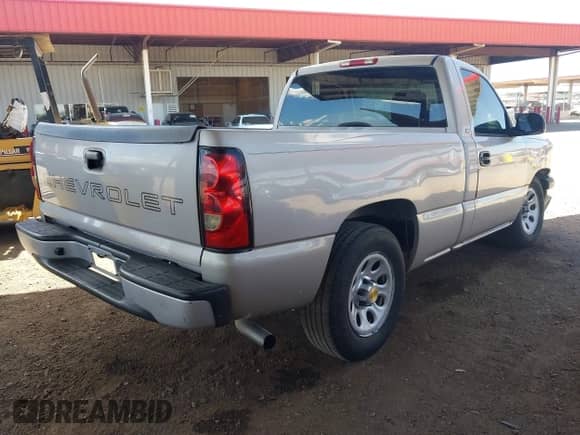 2005 Chevrolet Silverado 1500 Work Truck with VIN 1GCEC14X85Z246758, listed as a IAAI auction lot 43175816 with 199,824 mi miles and . Bid and sale history available at DreamBid. Image 4.