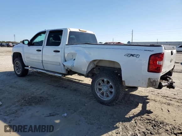 2007 Chevrolet Silverado 2500HD 2LT z VIN 1GCHK23K17F517840, wystawiony jako Copart lot #45518815 z przebiegiem 154 011 mil mil oraz Szkoda całkowita • Salvage title. Historia ofert i sprzedaży dostępna na DreamBid. Obrazek 2.