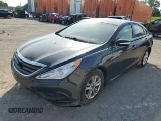 2014 Hyundai Sonata GLS z VIN 5NPEB4ACXEH913553, wystawiony jako Copart lot #63059734 z przebiegiem 147 885 mil mil oraz Szkoda całkowita • Salvage title. Historia ofert i sprzedaży dostępna na DreamBid. Obrazek 1.