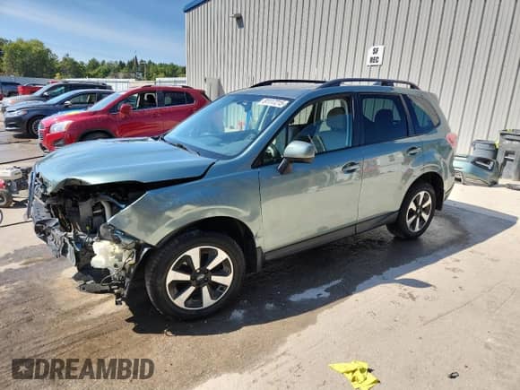 2018 Subaru Forester Premium z VIN JF2SJAECXJH568131, wystawiony jako Copart lot #81117215 z przebiegiem 86 856 mil mil oraz Szkoda całkowita • Salvage title. Historia ofert i sprzedaży dostępna na DreamBid. Obrazek 1.