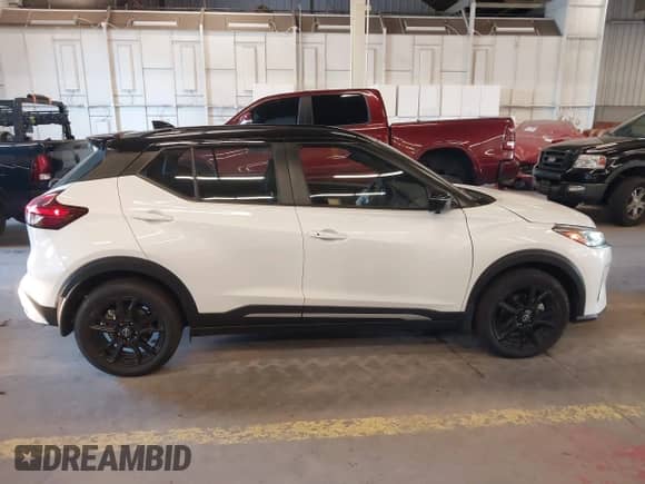 2024 Nissan Kicks SR с VIN 3N1CP5DV6RL560300, выставлен на аукционе IAAI как лот 42207596 с пробегом 7 423 миль миль и . История ставок и продаж доступна на DreamBid. Изображение 13.