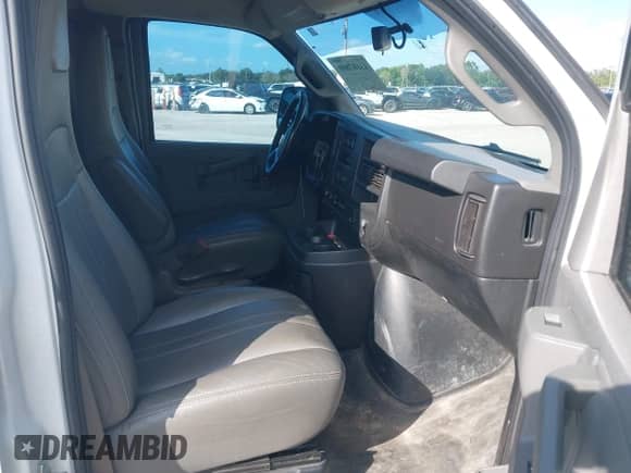 2019 Chevrolet Express Cargo с VIN 1GCWGAFG5K1247026, выставлен на аукционе IAAI как лот 43187800 с пробегом 156 639 миль миль и . История ставок и продаж доступна на DreamBid. Изображение 5.