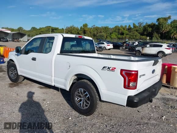 2015 Ford F-150 XL z VIN 1FTEX1C88FKD24450, wystawiony jako IAAI lot #43537524 z przebiegiem 169 061 mil mil oraz . Historia ofert i sprzedaży dostępna na DreamBid. Obrazek 3.