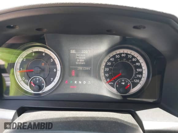 2017 Ram 1500 Tradesman z VIN 1C6RR7FG4HS717809, wystawiony jako IAAI lot #42571264 z przebiegiem 256 134 mil mil oraz . Historia ofert i sprzedaży dostępna na DreamBid. Obrazek 7.