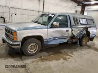 1988 Chevrolet Silverado 1500 с VIN 1GCDC14Z8JZ138759, выставлен на аукционе Copart как лот 61997275 с пробегом 250 766 миль миль и Списание • Salvage title. История ставок и продаж доступна на DreamBid. Изображение 1.