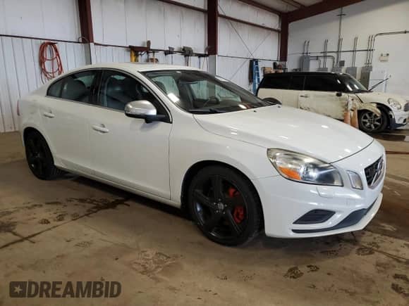 2013 Volvo S60 T6 R-Design Platinum with VIN YV1902FH4D2180281, listed as a Copart auction lot 59497405 with 128,083 mi miles and Salvage title. Bid and sale history available at DreamBid. Image 4.