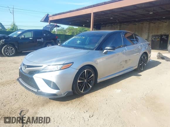 2019 Toyota Camry XSE z VIN 4T1B61HK0KU246668, wystawiony jako IAAI lot #42580274 z przebiegiem 61 325 mil mil oraz . Historia ofert i sprzedaży dostępna na DreamBid. Obrazek 17.