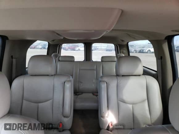 2004 Chevrolet Suburban LT с VIN 1GNFK16Z34J235192, выставлен на аукционе Copart как лот 75433094 с пробегом 268 275 миль миль и Списание • Salvage title. История ставок и продаж доступна на DreamBid. Изображение 10.
