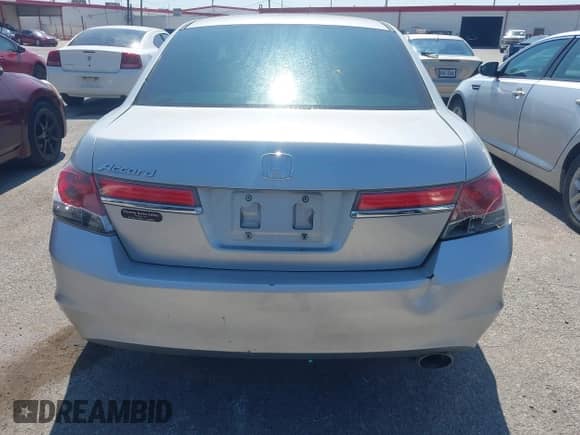 2012 Honda Accord EX z VIN 1HGCP2F77CA218641, wystawiony jako IAAI lot #43186491 z przebiegiem 224 619 mil mil oraz . Historia ofert i sprzedaży dostępna na DreamBid. Obrazek 16.