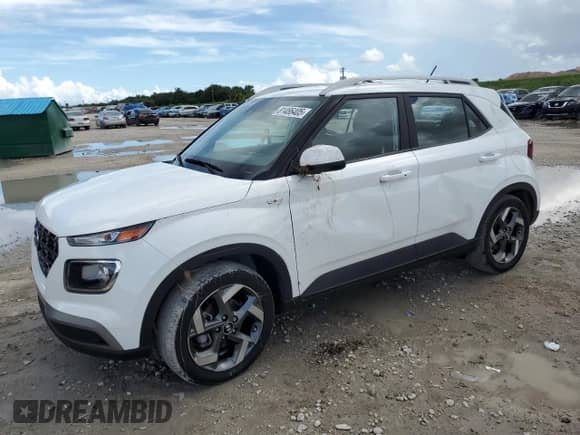 2025 Hyundai Venue SEL z VIN KMHRC8A35SU371927, wystawiony jako Copart lot #81486405 z przebiegiem 6 666 mil mil oraz Nie do naprawy • Non repairable. Historia ofert i sprzedaży dostępna na DreamBid. Obrazek 1.