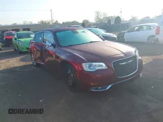 2018 Chrysler 300 Limited z VIN 2C3CCAKG2JH300418, wystawiony jako IAAI lot #43327412 z przebiegiem 122 212 mil mil oraz . Historia ofert i sprzedaży dostępna na DreamBid. Obrazek 1.