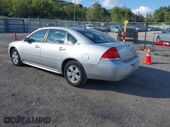 2009 Chevrolet Impala LT with VIN 2G1WT57K391158879, listed as a IAAI auction lot 43299938 with Not provided miles and . Bid and sale history available at DreamBid. Image 3.